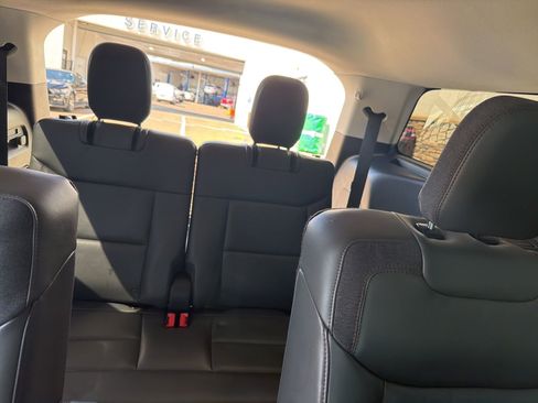 Used 2025 Ford Explorer Active w/ Active Comfort Package image 19