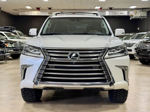 Used 2016 Lexus LX 570 4WD w/ Luxury Package image 4