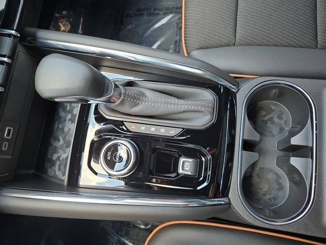 Used 2025 GMC Canyon AT4 w/ Nightfall Edition AWD/4WD image 32