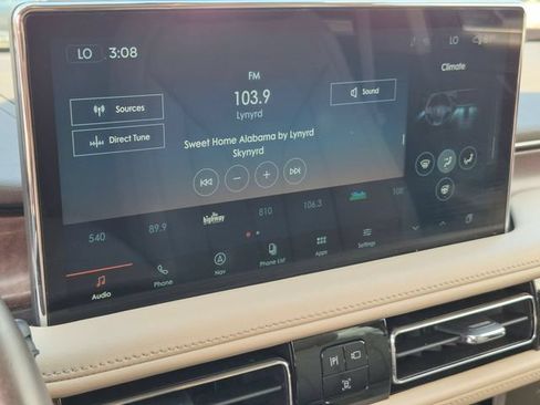 Used 2023 Lincoln Nautilus Reserve AWD/4WD image 24