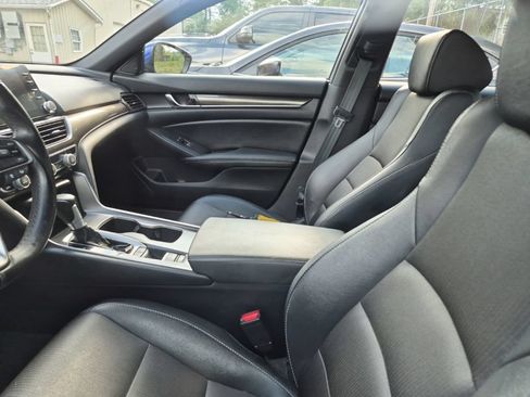 Used 2019 Honda Accord Sport image 3