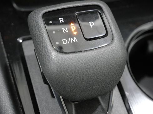 Used 2025 Nissan Rogue SV AWD/4WD image 22