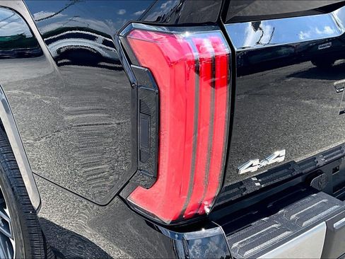 Used 2023 Toyota Tundra Limited AWD/4WD image 31