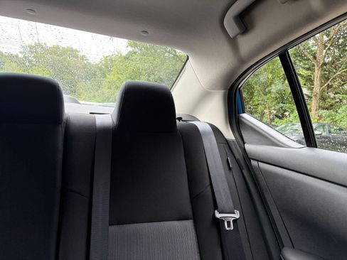 Used 2025 Nissan Sentra SV FWD image 30