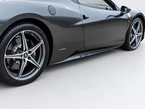 Used 2013 Ferrari 458 Spider RWD image 20