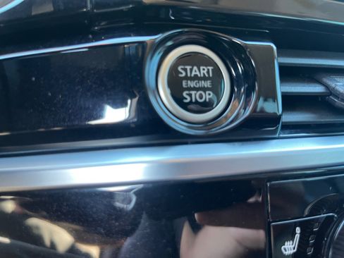 Used 2022 Nissan Pathfinder SL image 29