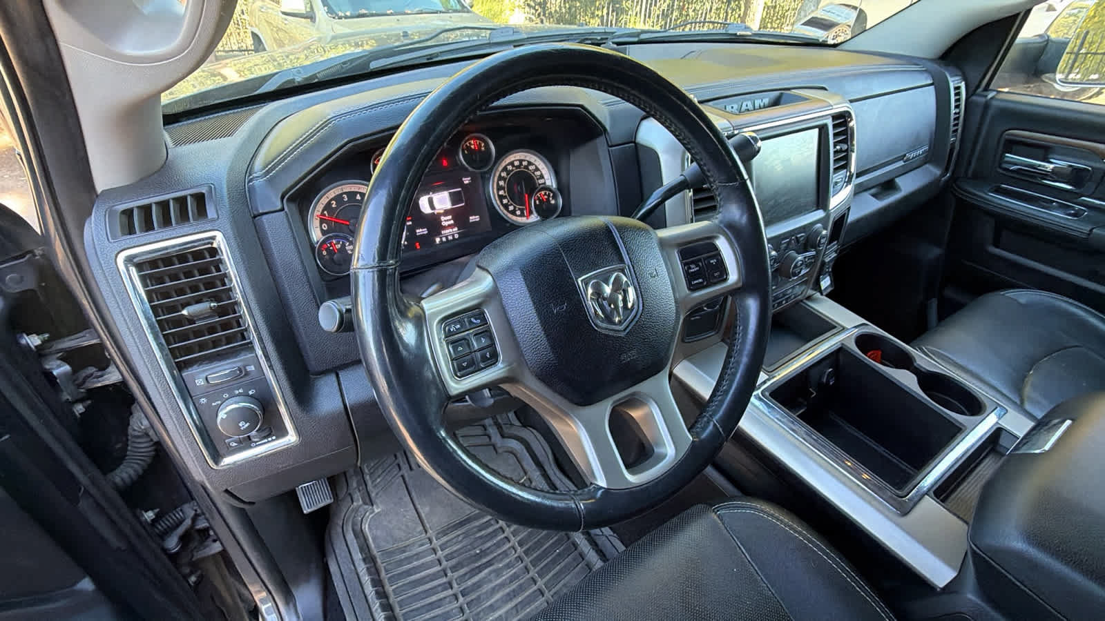Used 2014 RAM 2500 Laramie w/ Protection Group AWD/4WD image 10