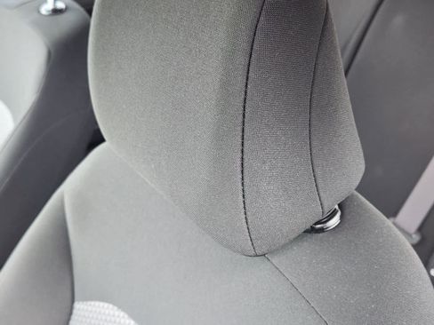 Used 2025 Kia Soul LX w/ LX Technology Package FWD image 14