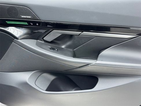 Used 2025 BMW 530i image 47