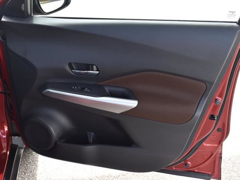 Used 2020 Nissan Kicks SR image 55