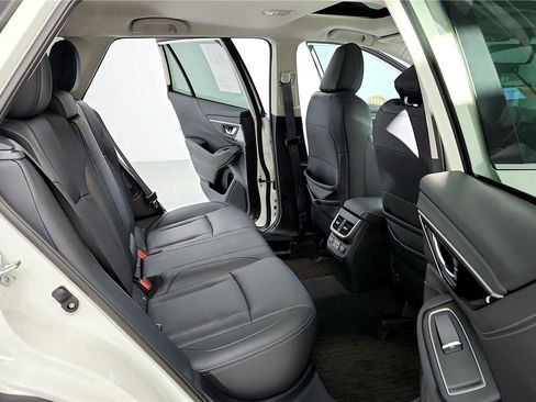 Used 2023 Subaru Outback Limited image 18