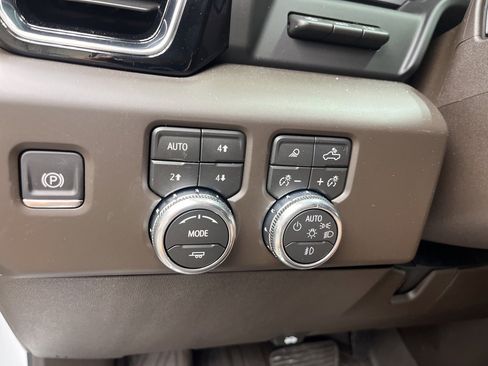 New 2026 GMC Sierra 2500 Denali w/ Denali Reserve Package image 12