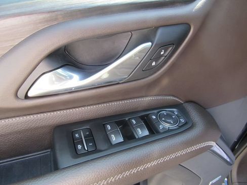 Certified 2021 GMC Yukon Denali w/ Denali Premium Package AWD/4WD image 9