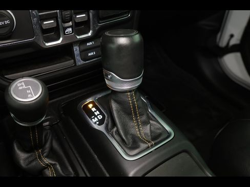 Used 2023 Jeep Gladiator Overland image 25