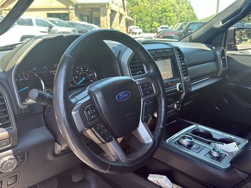 Used 2019 Ford Expedition XLT w/ Equipment Group 202A AWD/4WD image 12