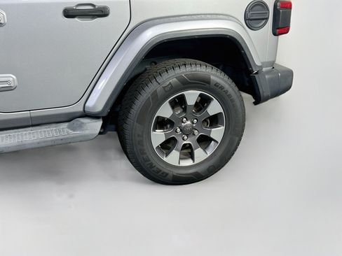 Used 2020 Jeep Wrangler Unlimited Sahara w/ LED Lighting Group AWD/4WD image 28