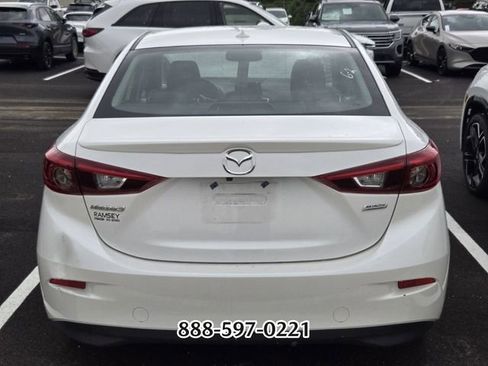 Used 2018 MAZDA MAZDA3 Grand Touring w/ Premium Equipment Package FWD image 6