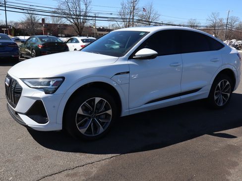 Used 2021 Audi e-tron Premium Plus w/ Premium Plus Package image 1