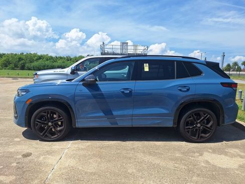 Used 2025 Volkswagen Tiguan SE R-Line AWD/4WD image 4