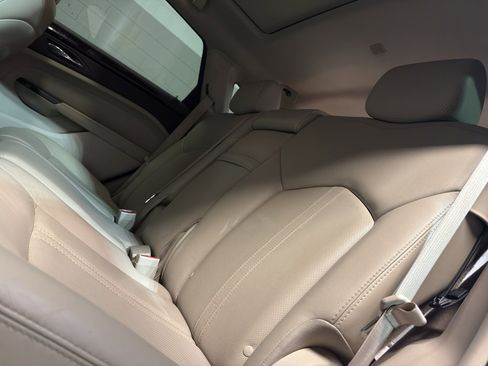 Used 2015 Cadillac SRX Luxury image 30