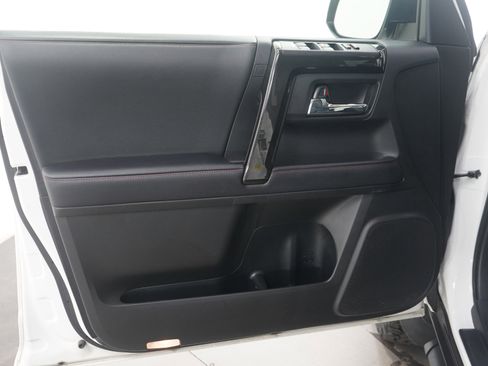 Used 2020 Toyota 4Runner Venture w/ Moonroof Package image 20