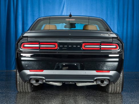 Used 2023 Dodge Challenger SRT Hellcat w/ Driver Convenience Group image 7