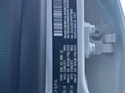 Used 2023 Jeep Renegade Latitude image 39