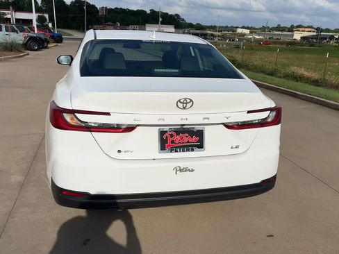 Used 2025 Toyota Camry LE FWD image 8