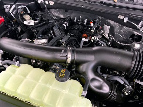 New 2025 Ford Expedition Active image 16