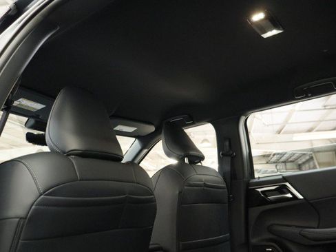 New 2026 Mitsubishi Outlander LE FWD image 23