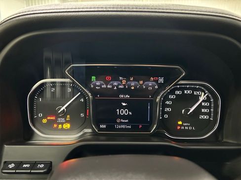 Used 2021 GMC Sierra 2500 AT4 w/ AT4 Premium Plus Package AWD/4WD image 17