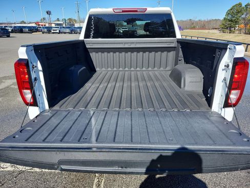 Used 2024 GMC Sierra 1500 Pro w/ Pro Value Package image 9