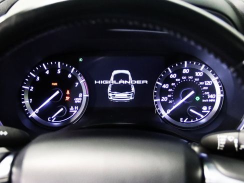 Used 2021 Toyota Highlander XLE image 38