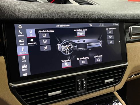 Used 2019 Porsche Cayenne image 19