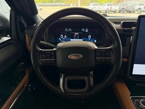 Used 2024 Ford Expedition Platinum AWD/4WD image 20