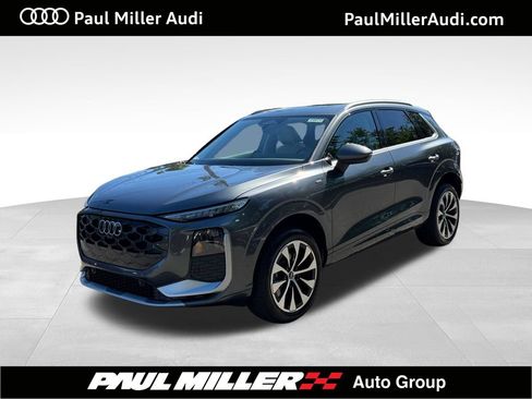 Used 2026 Audi Q3 quattro 2.0T w/ Driver Assistance Package AWD/4WD image 1