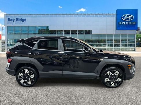 Used 2025 Hyundai Kona SEL AWD/4WD image 2