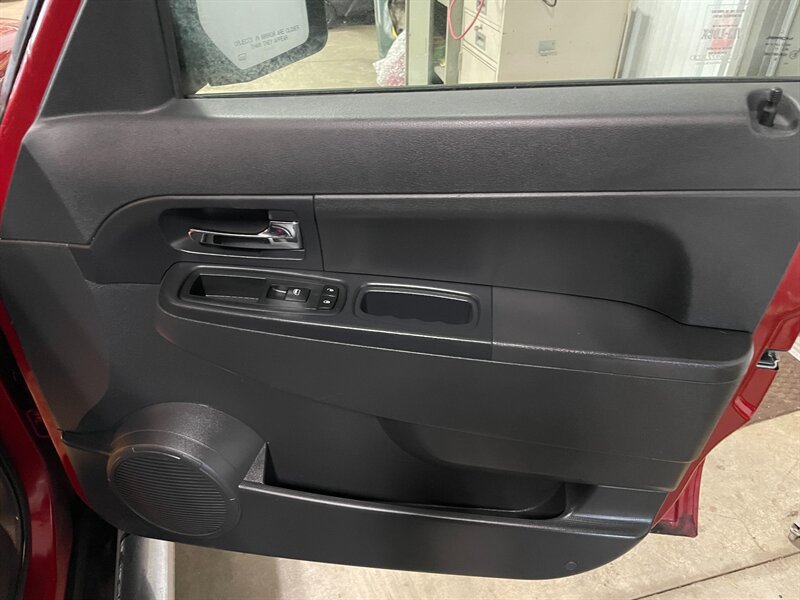 Used 2010 Jeep Liberty Sport w/ North Edition Group AWD/4WD image 19