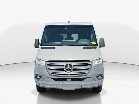 Used 2021 Mercedes-Benz Sprinter 2500 image 8