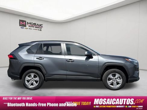Used 2025 Toyota RAV4 XLE AWD/4WD image 8