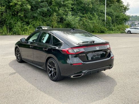 Used 2024 Honda Civic Sport Touring image 3