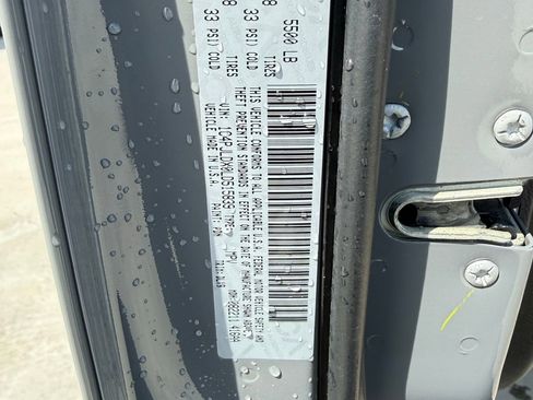 Used 2020 Jeep Cherokee Limited w/ Technology Group image 10