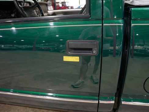 Used 1997 Chevrolet Silverado 1500 2WD Regular Cab w/ Convenience Group image 26