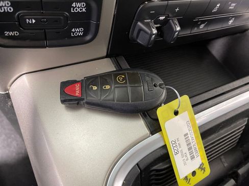 Used 2019 RAM 1500 Big Horn image 24