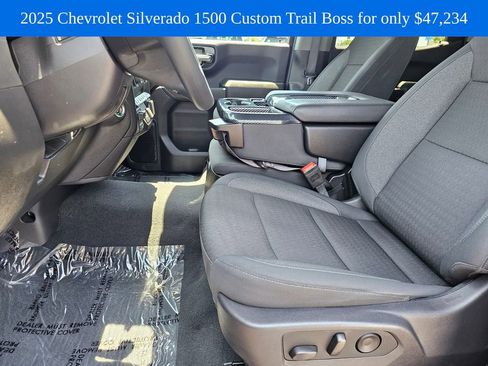 Used 2025 Chevrolet Silverado 1500 Custom Trail Boss w/ LPO, Dark Essentials Package AWD/4WD image 18