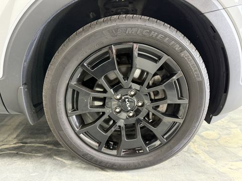 Used 2022 Kia Telluride SX image 37