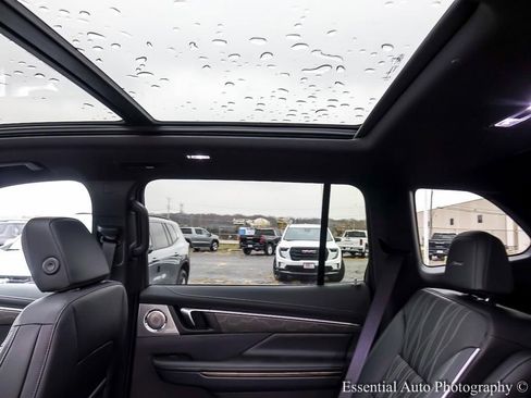 New 2026 Buick Enclave Avenir w/ Super Cruise Package image 12