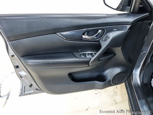 Used 2020 Nissan Rogue SV AWD/4WD image 24