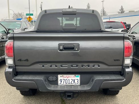 Used 2022 Toyota Tacoma Limited image 5