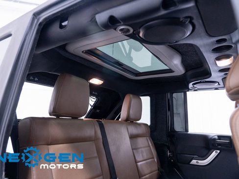 Used 2011 Jeep Wrangler Unlimited Rubicon image 54